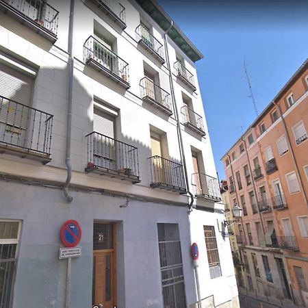 Un Perfecto Refugio En El Centro De Madrid Apartment Luaran gambar
